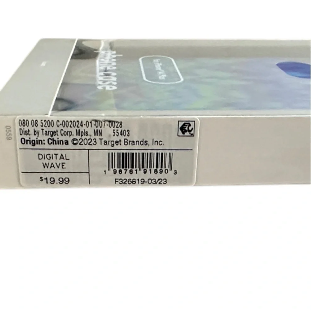 Heyday Hardshell Case for iPhone 14 Plus Digital Wave design NIB
